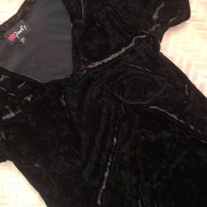 Black Velvet pocketed t-shirt